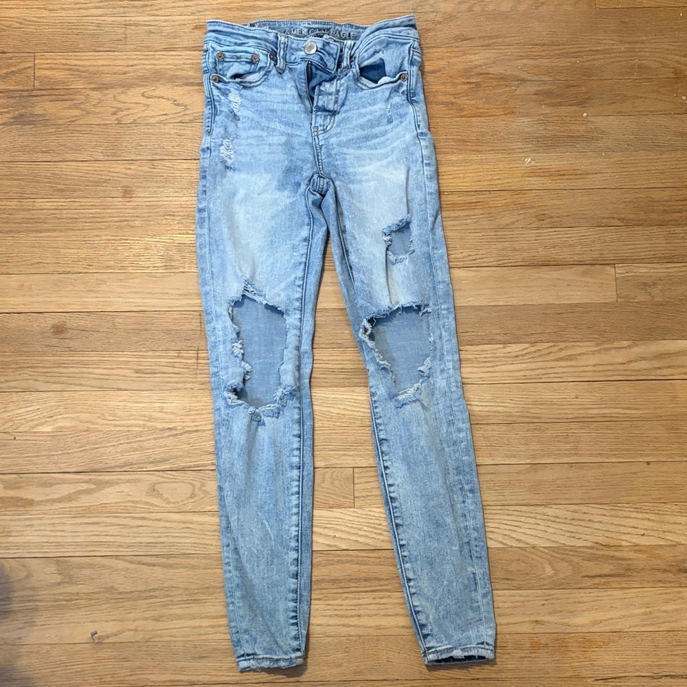 American Eagle Outfitters Light Blue Distressed Skinny Jeans
